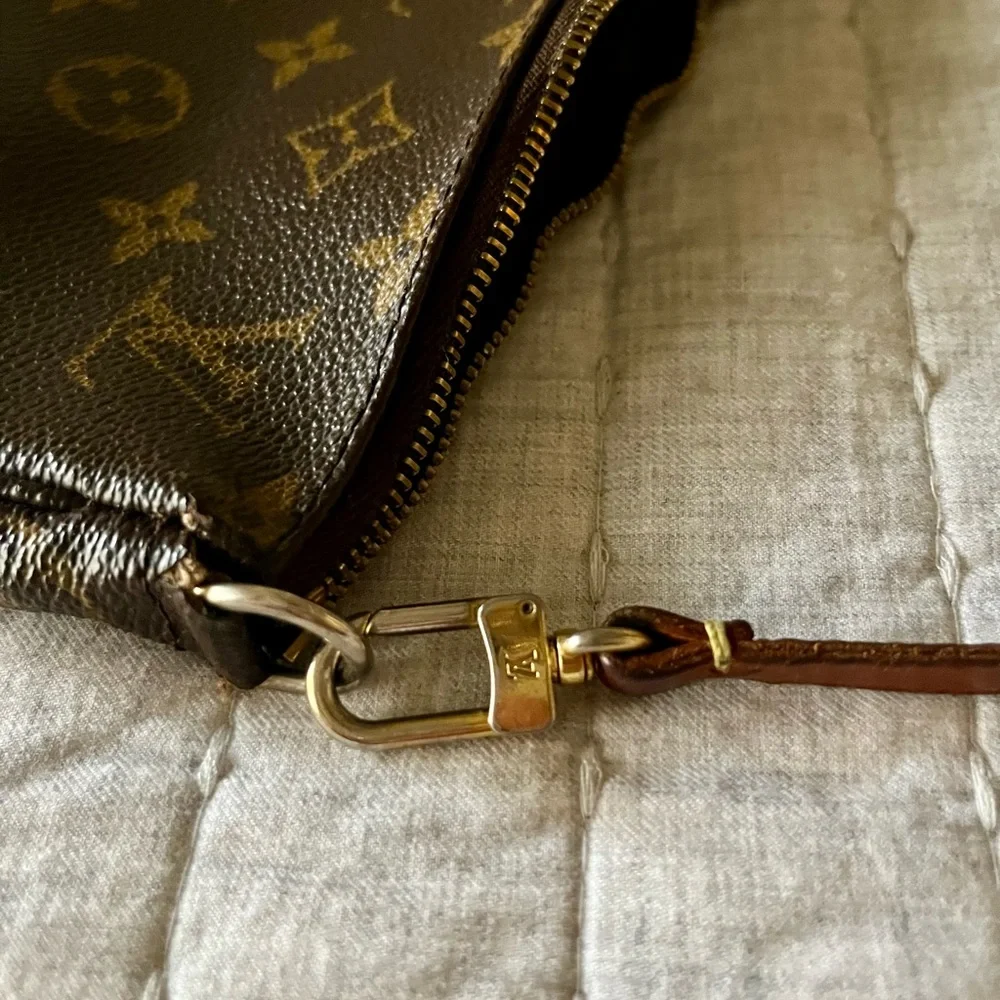 Vintage Louis Vuitton Pochette Accessoires - Picture 6 of 15